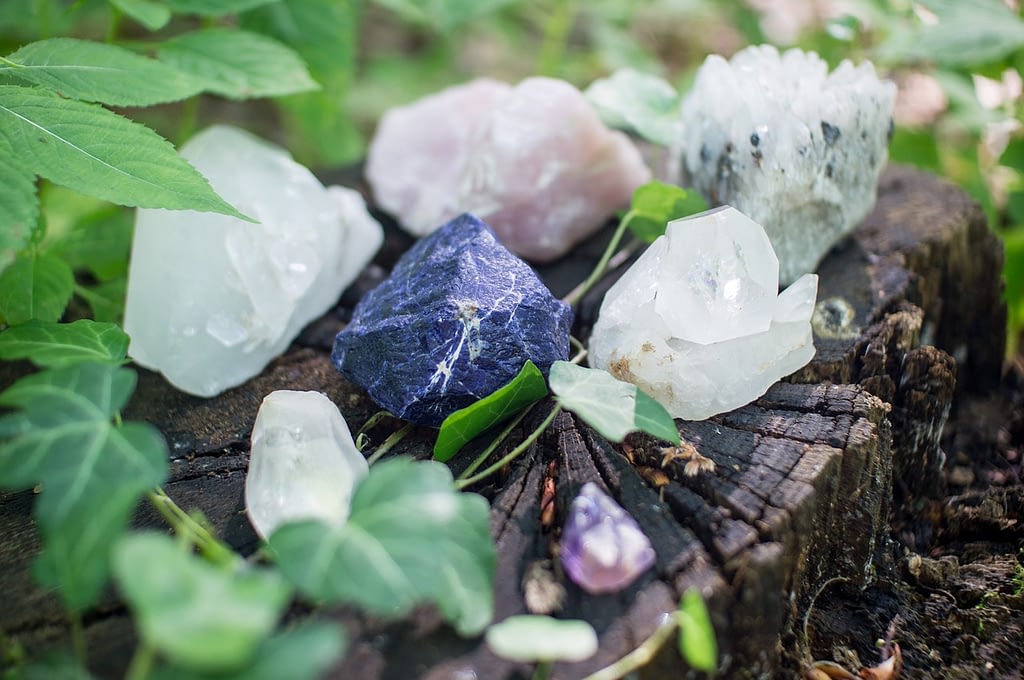 crystals-all-you-want-to-know-men-of-letters